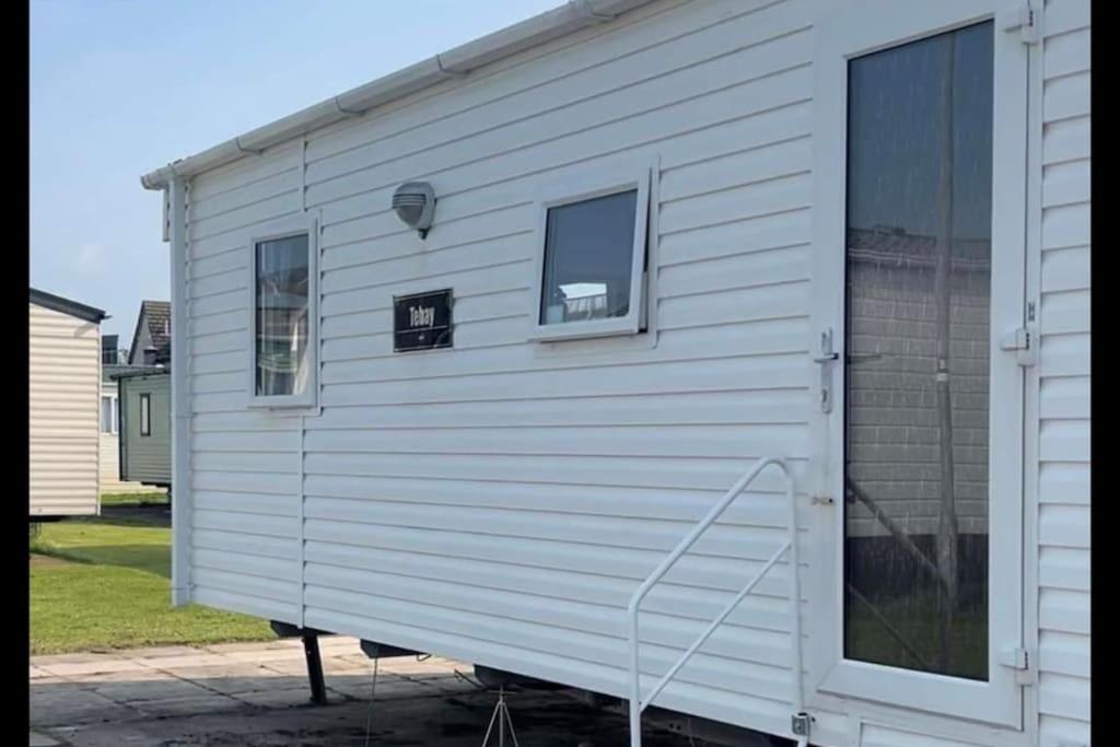 Whitehouse Leisure Park Hotel Kinmel Bay Exterior photo